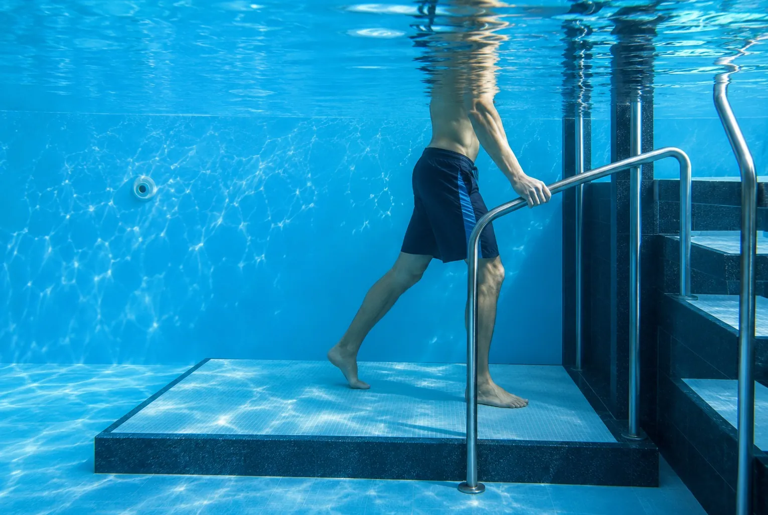 Aqua therapy pool